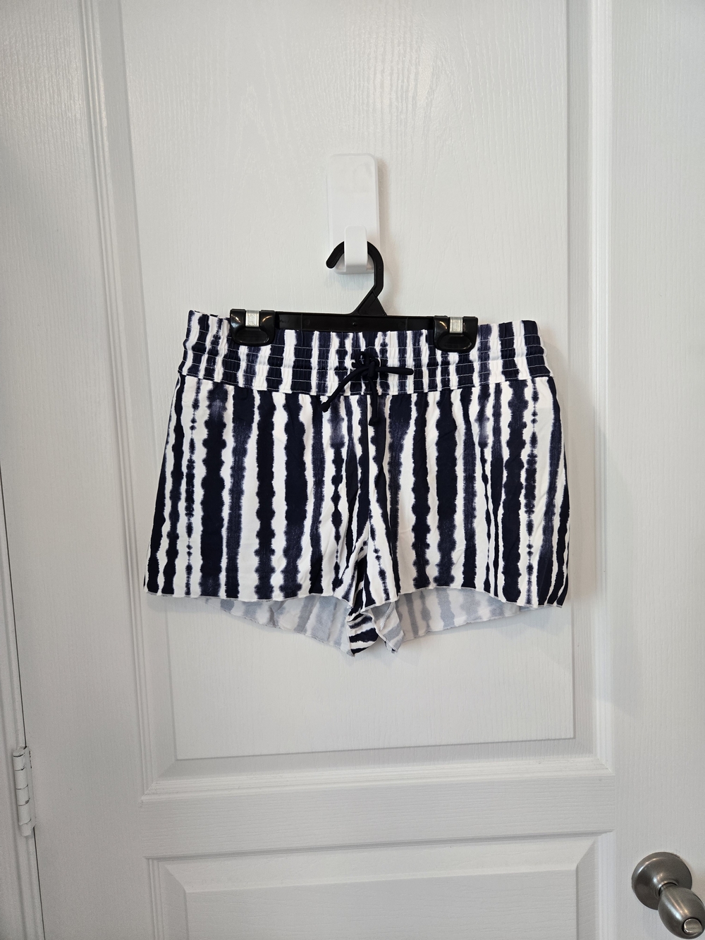 Athleta Wave Break Smocked Swim Short